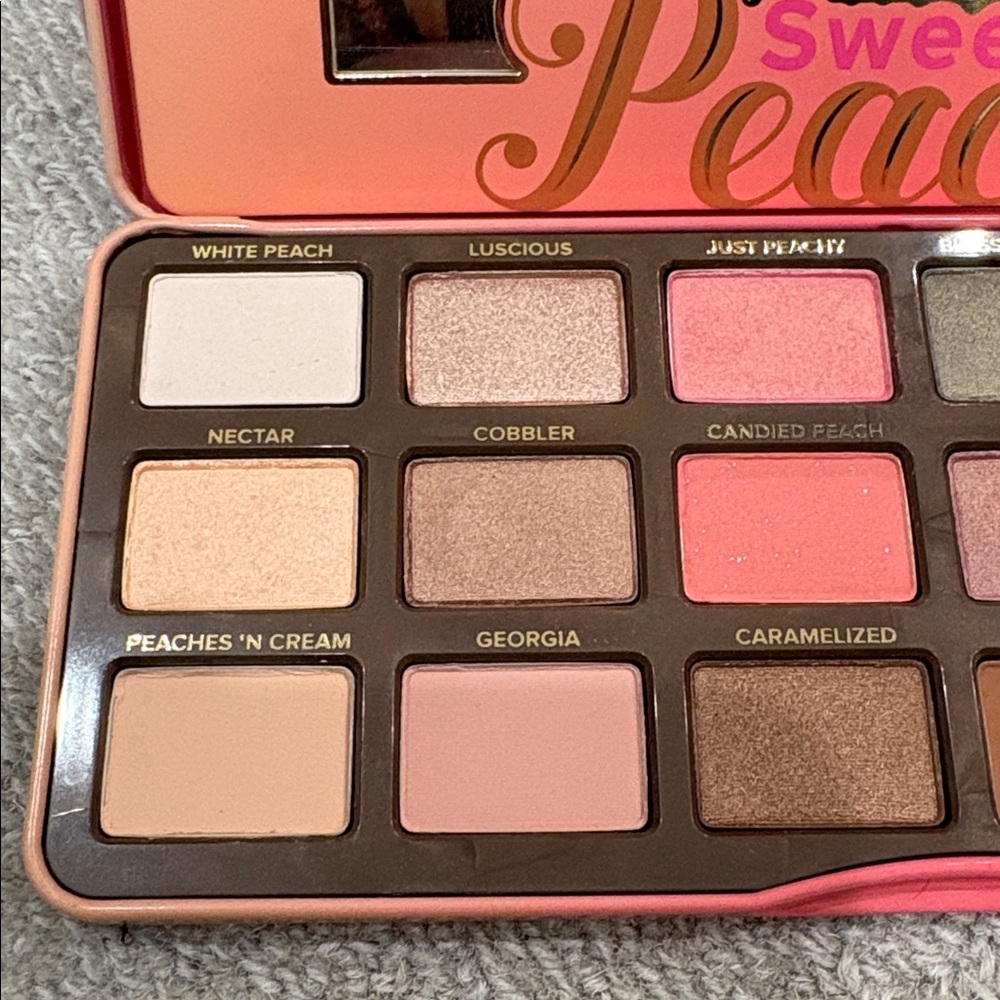 RARE Too Faced Peach Eyeshadow Palette - Picture 4 of 5